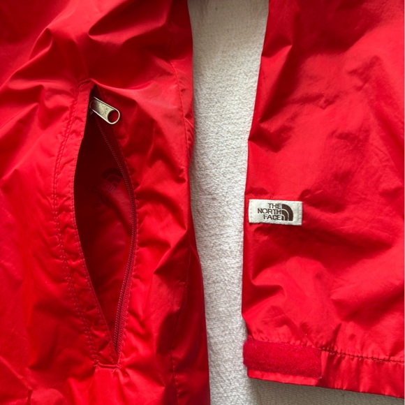 Vintage North Face  Red Hooded Rain Jacket Large - Picture 6 of 17
